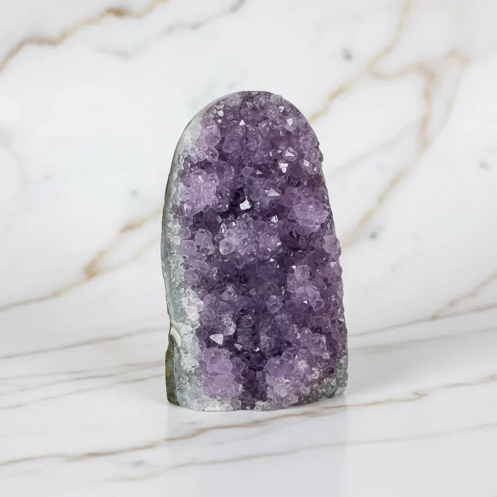 Amethyst Wirkung – Bedeutung, Energie, spirituelle Symbolik & Anwendung im Alltag