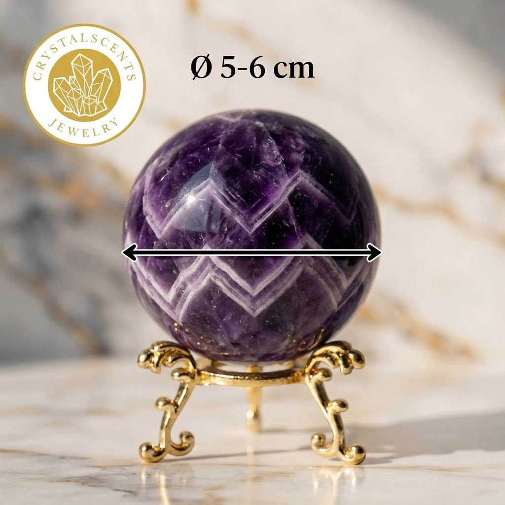 Amethyst Kugel (5-6 cm) inkl. goldenem Aufsteller – Unikat der Natur CrystalScents