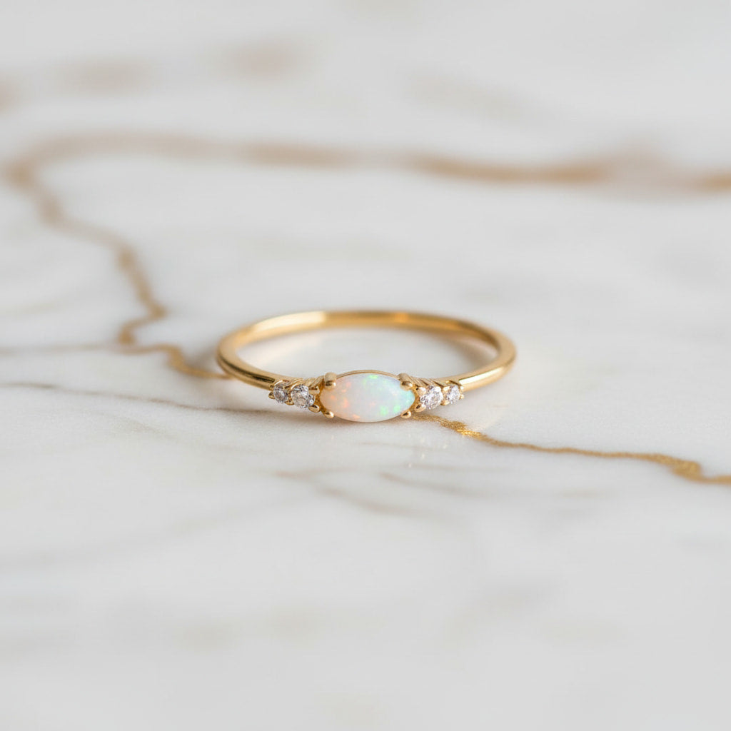 Ring gold mit zartem Opal-Highlight CrystalScents