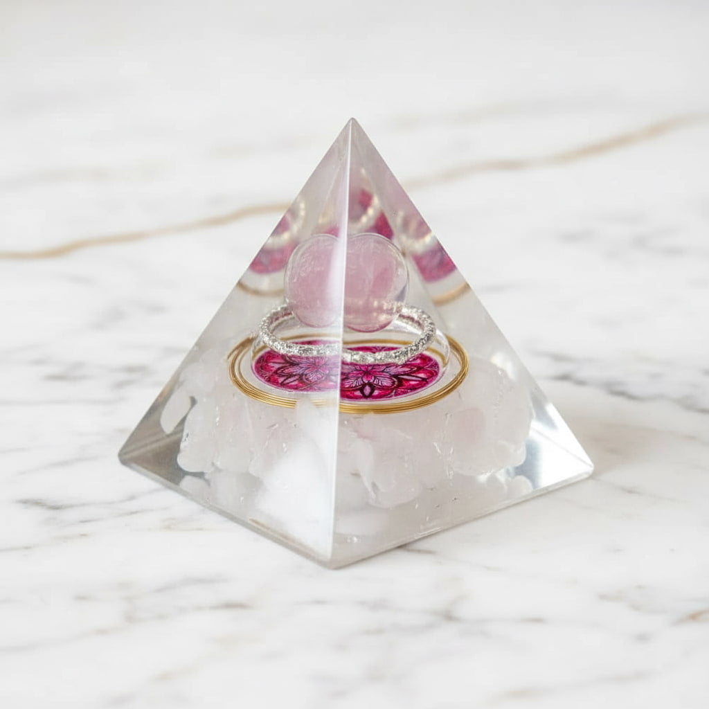 Orgonit Pyramide Bergkristall – Energie im Raum CrystalScents
