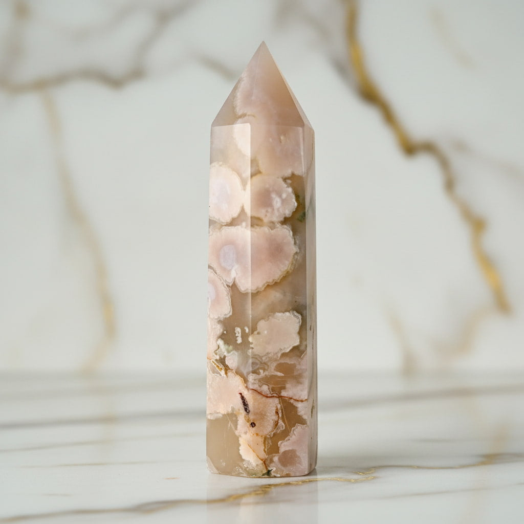 Kirschblüten Achat Obelisk - in zarten Rosa-Tönen CrystalScents