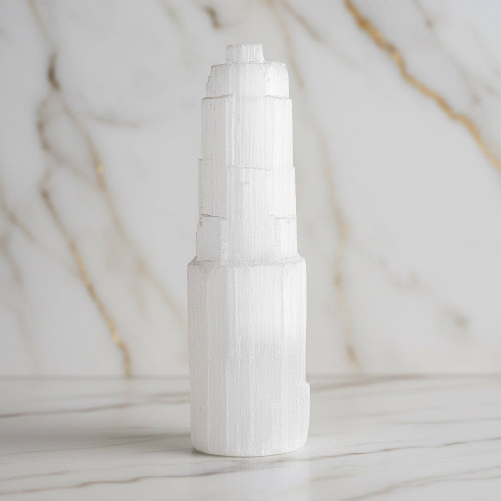 Selenit Turm – Licht & ästhetische Präsenz CrystalScents