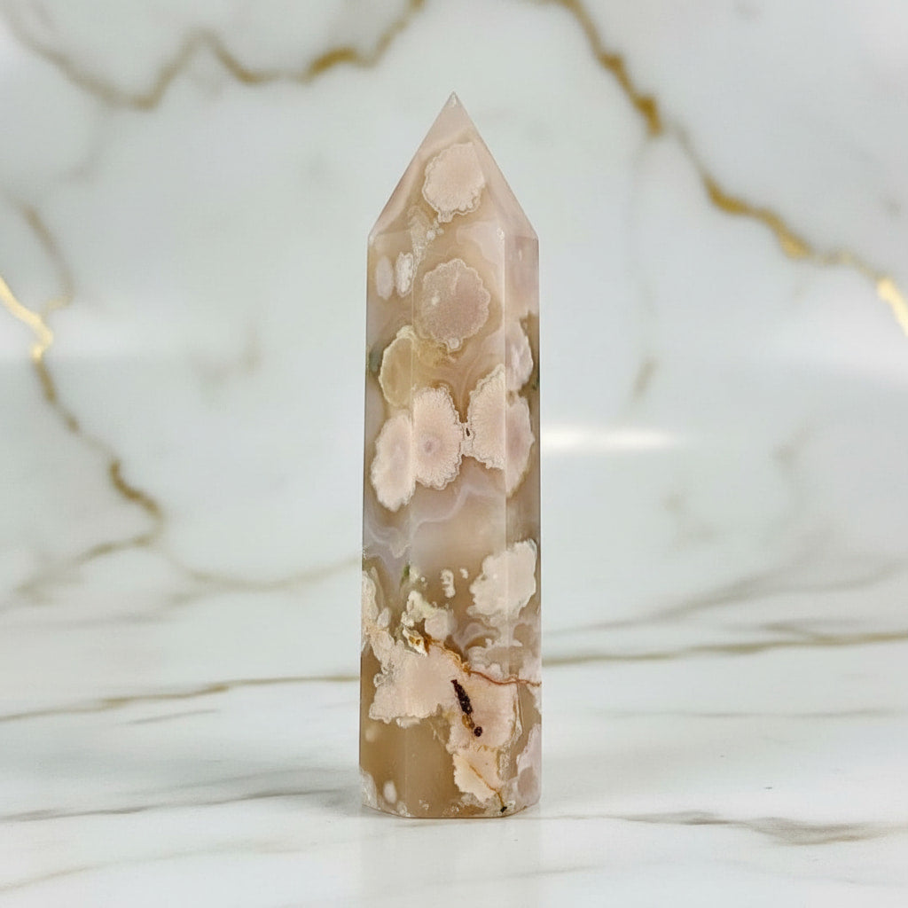 Kirschblüten Achat Obelisk - in zarten Rosa-Tönen CrystalScents