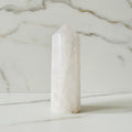 Großer Bergkristall Obelisk – Ausdrucksstark & Elegant CrystalScents
