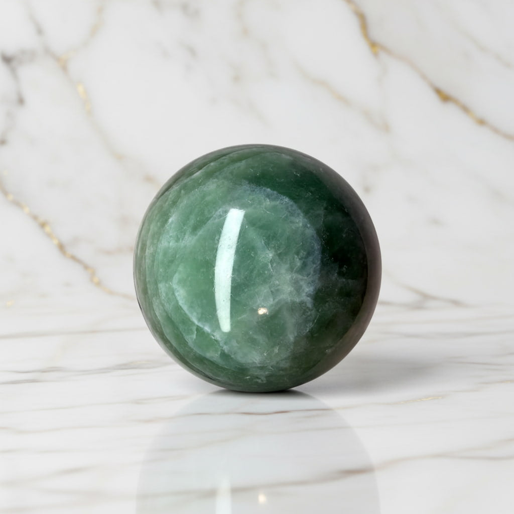 Fluorit Kugel – Kunstwerk der Natur CrystalScents