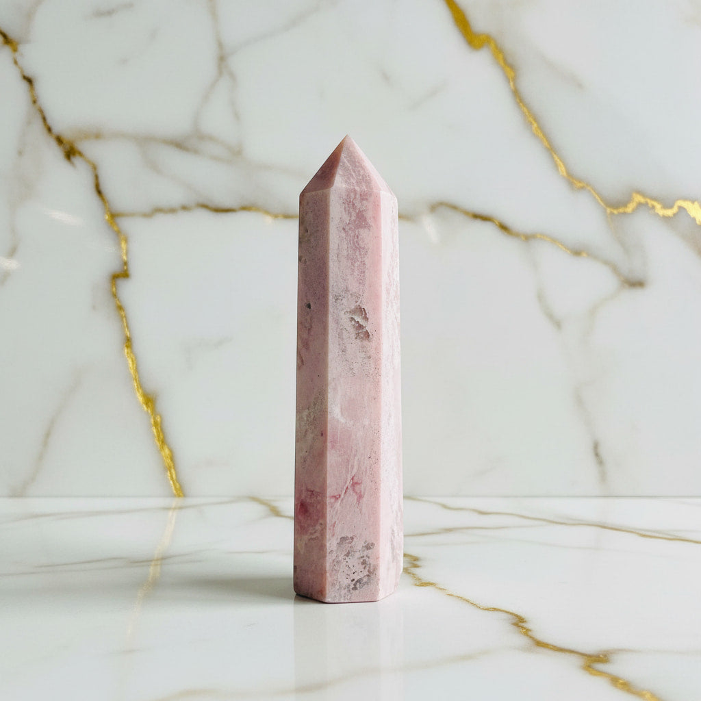 Opalit Obelisk – Energie & Ausgleich CrystalScents