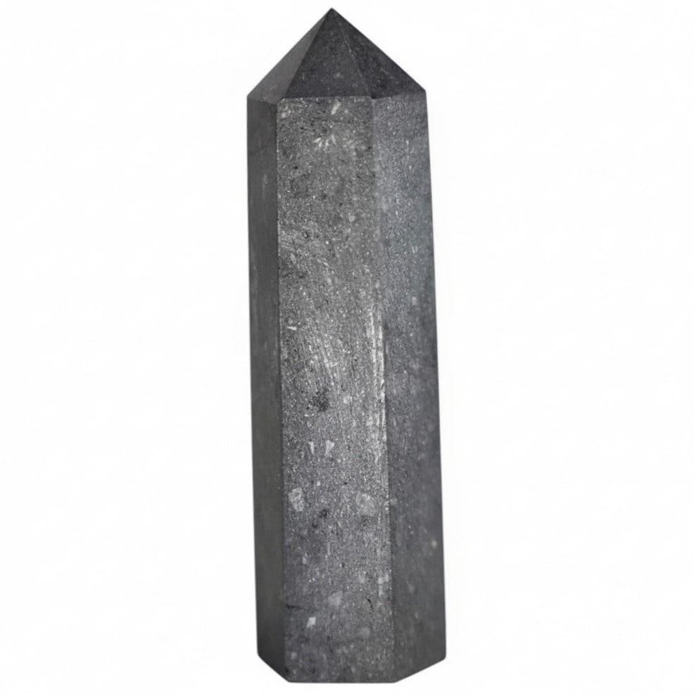 Shungit Obelisk – Form trifft natürliche Kraft CrystalScents