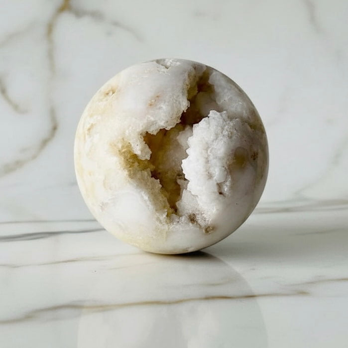 Achat Kugel Weiß – Funkelndes Naturjuwel mit Druzy-Kristallen CrystalScents