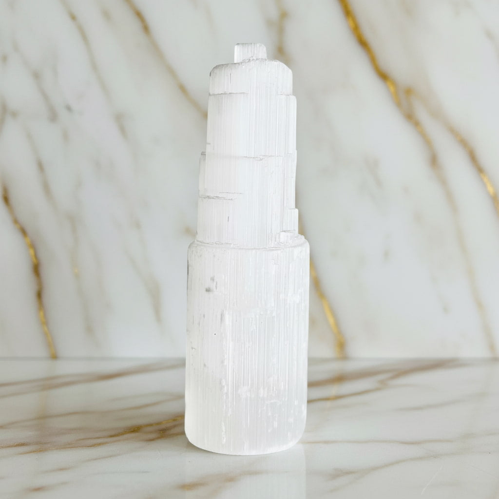 Selenit Turm – Kraftvolles Naturstück CrystalScents