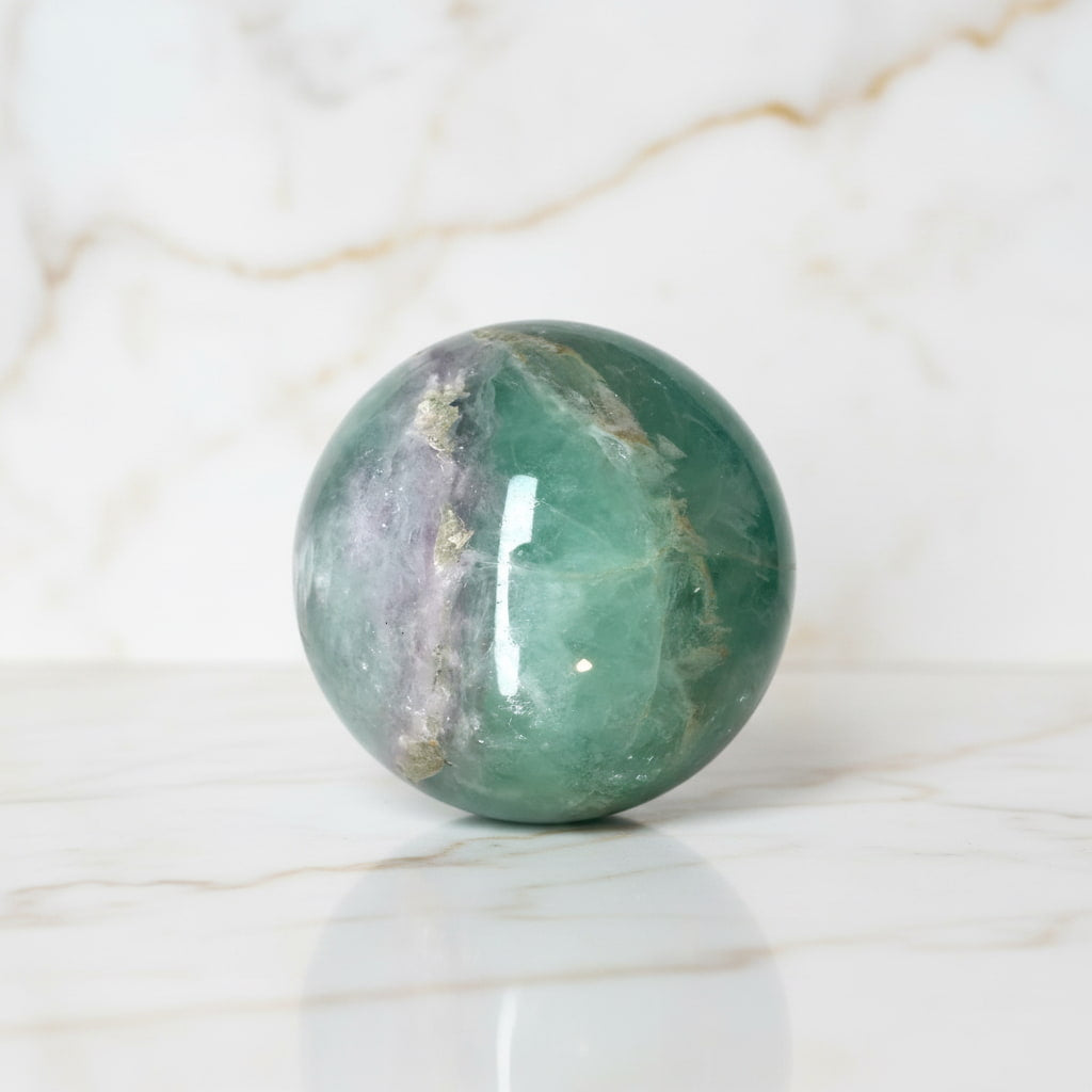 Fluorit Kugel – Himmlische Farbvielfalt CrystalScents