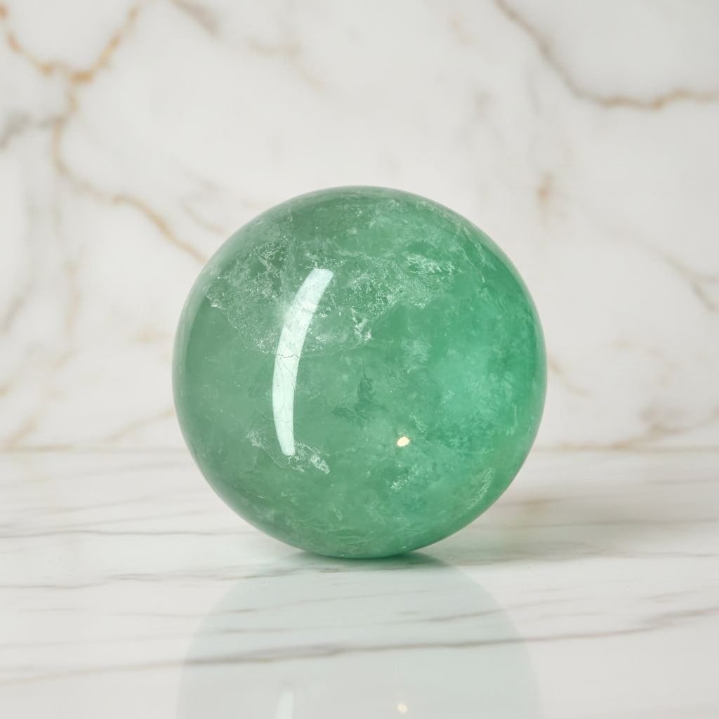Fluorit Kugel – Leuchtendes Highlight CrystalScents