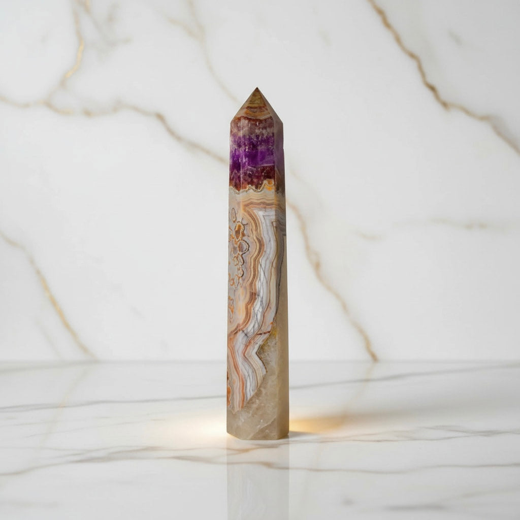 Amethyst Achat Obelisk - elegantes Highlight für Wohnräume CrystalScents