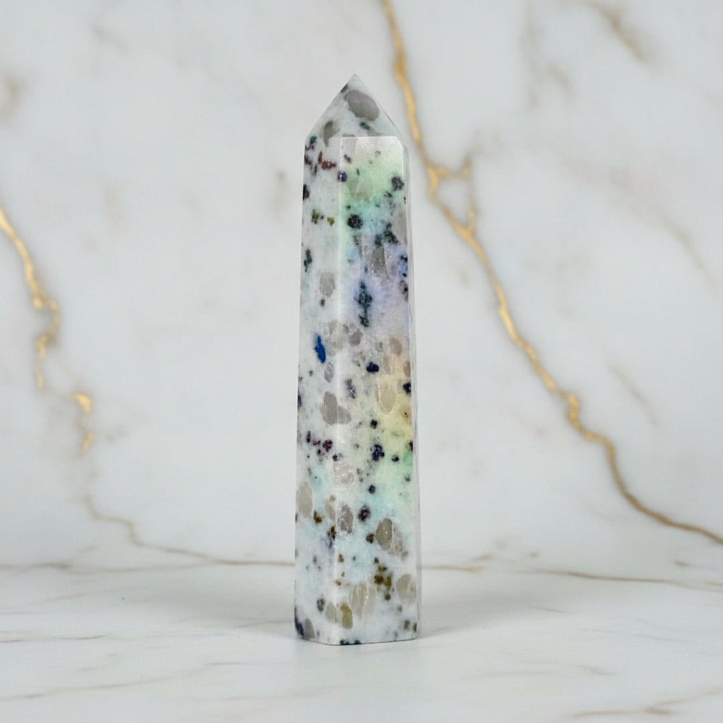 Jaspis Aura Kiwi Obelisk - Voller Magie CrystalScents
