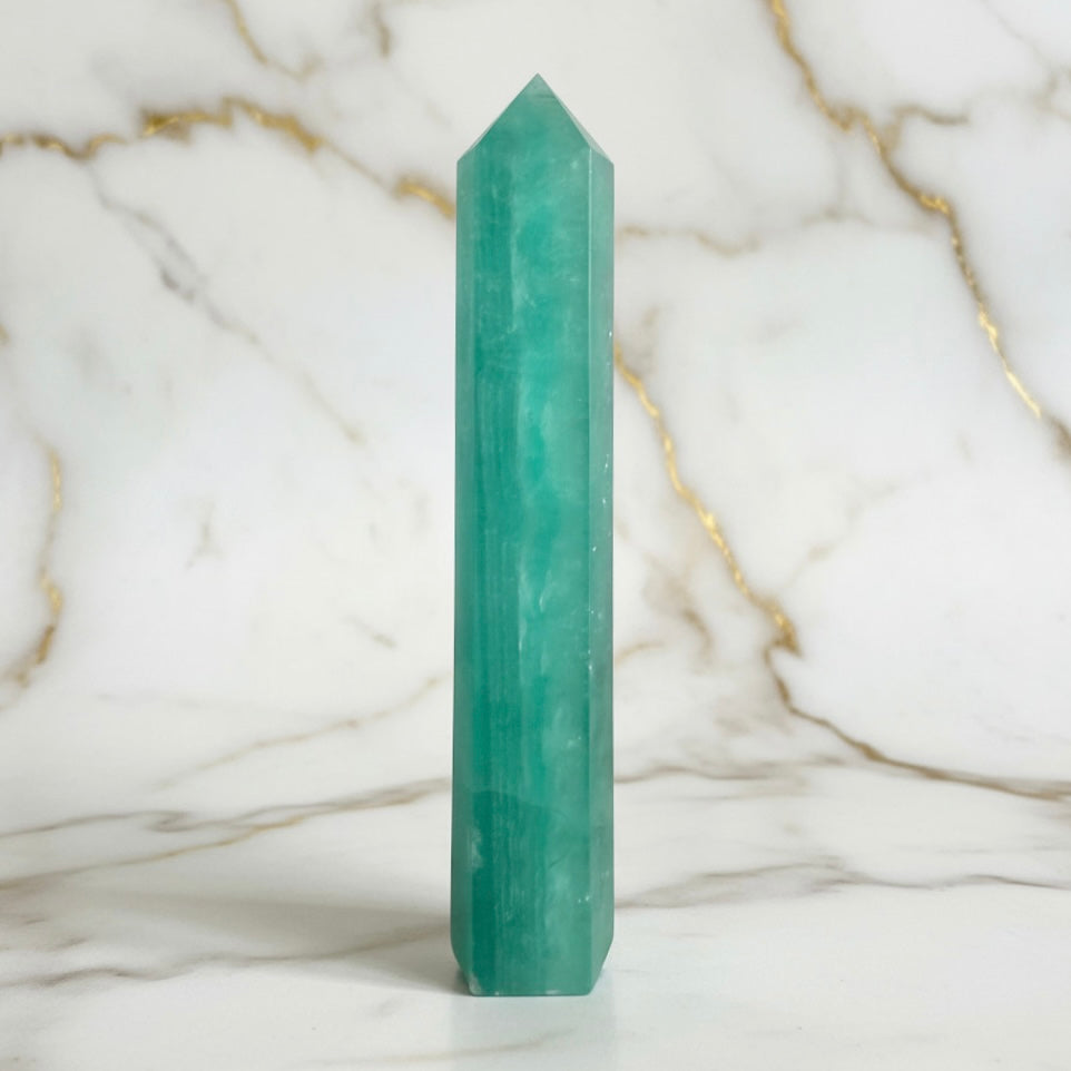 Fluorit Obelisk – Balance & Ruhe CrystalScents