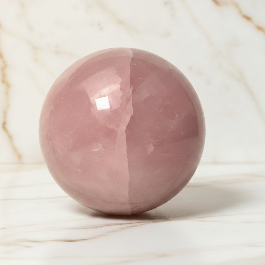 Rosenquarz Kugel – Zarte rosa Schwingungen CrystalScents