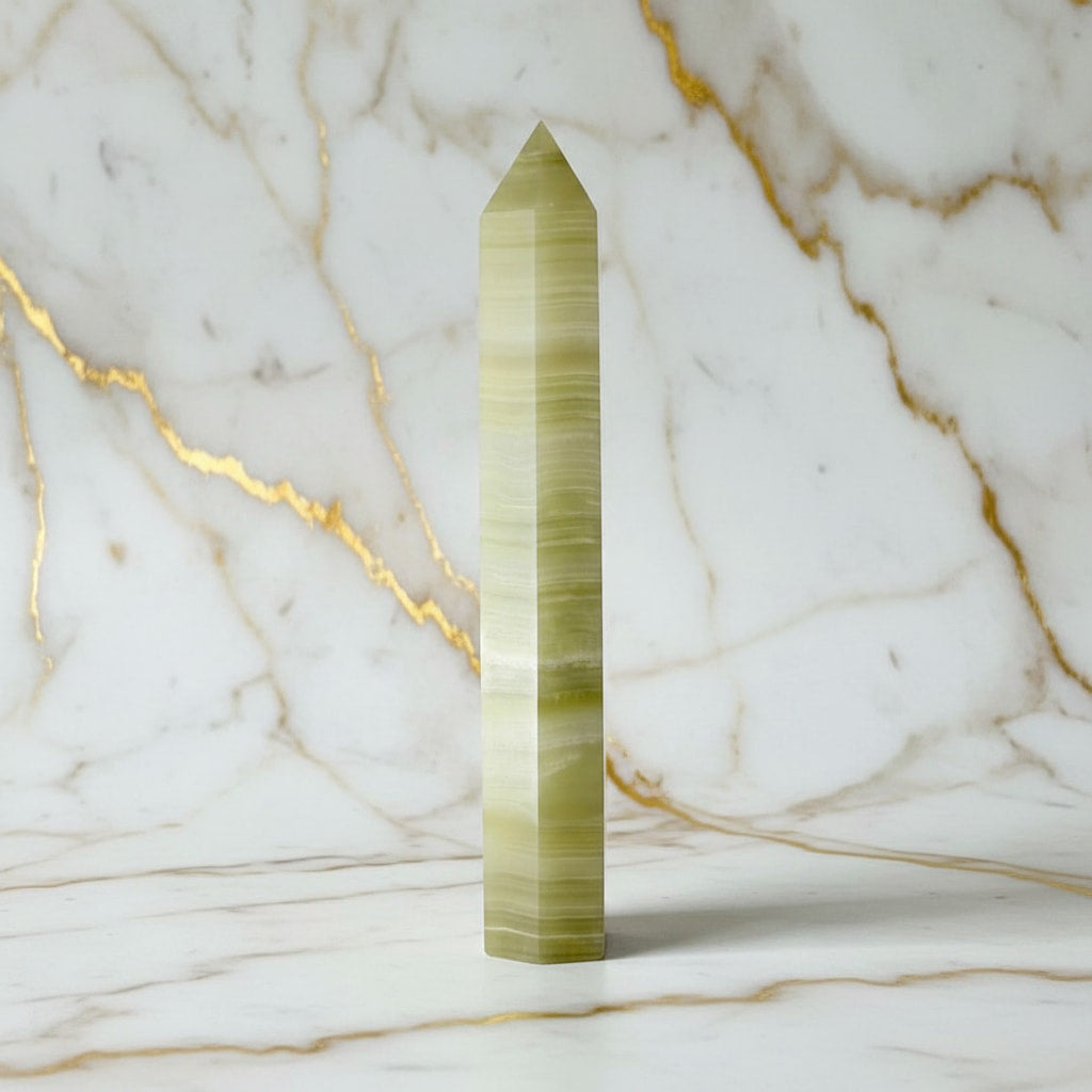 Seidenkristall Obelisk – Balance & sanfte Energie CrystalScents