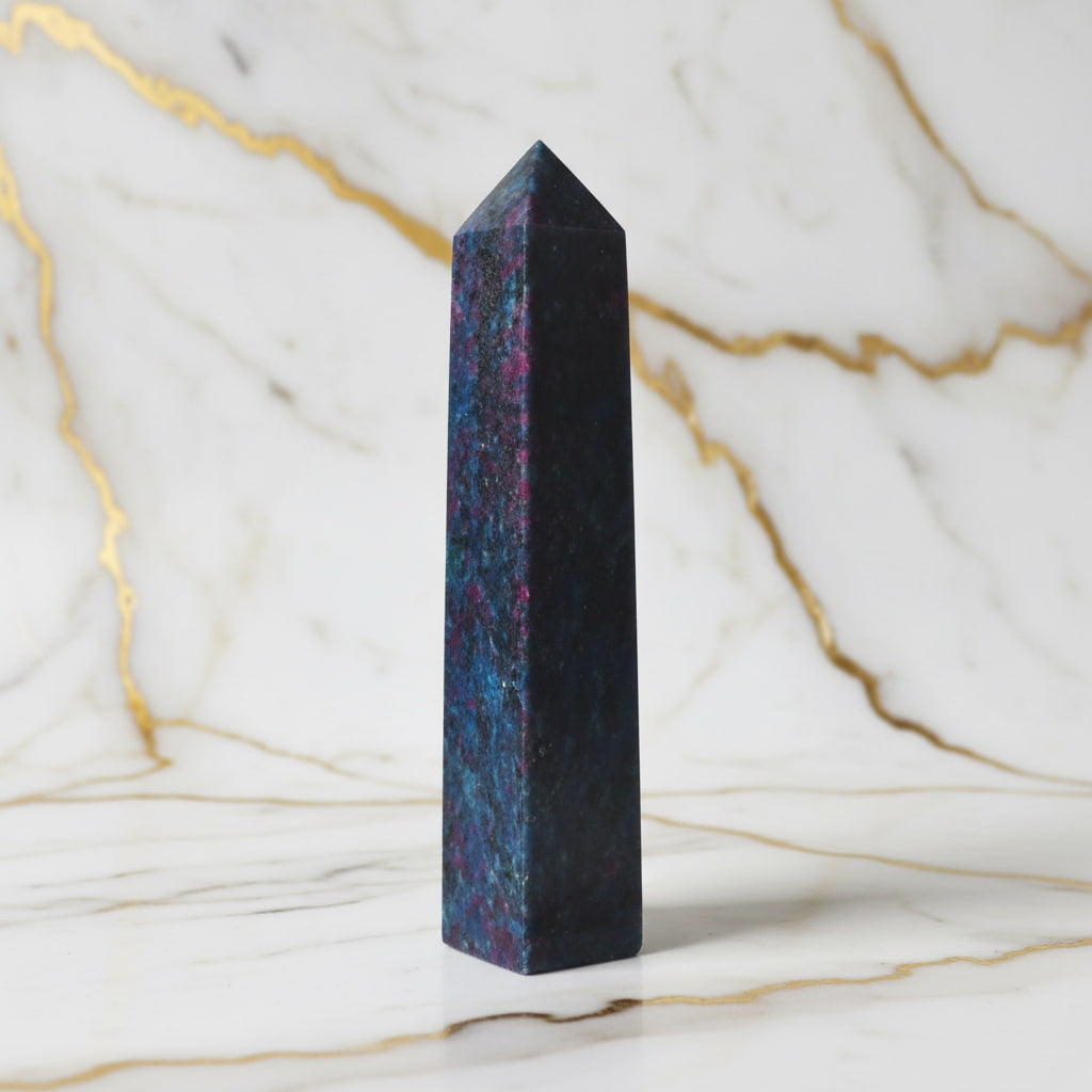 Cyanit Obelisk – für Meditation & Raumdeko CrystalScents