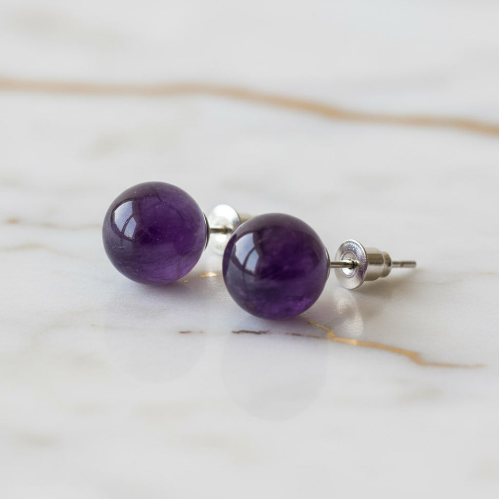 Amethyst Ohrstecker Kugel – Eleganz & Harmonie CrystalScents