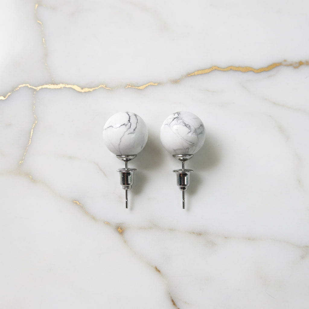 Howlit Ohrstecker – Zarte Eleganz & natürliche Ruhe CrystalScents