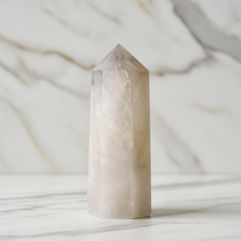 Großer Bergkristall Obelisk - für positive Energie CrystalScents