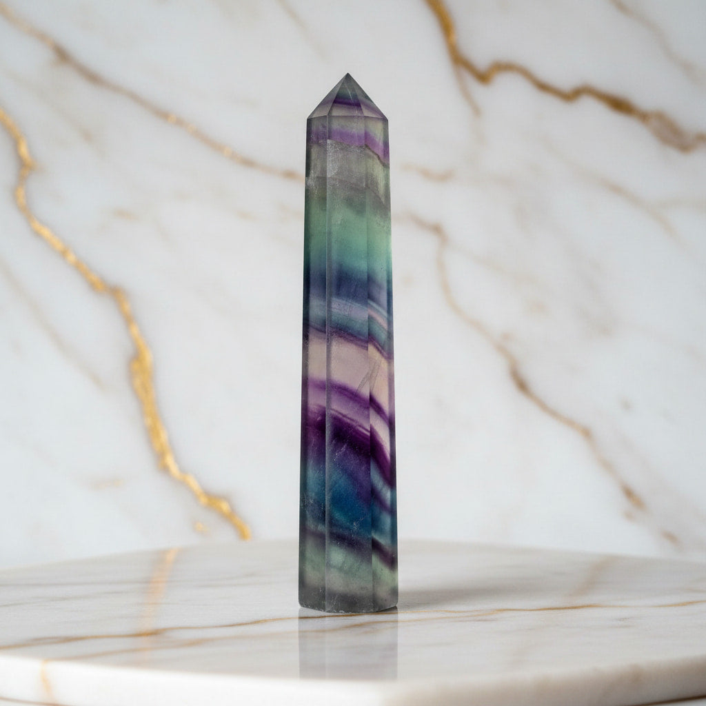Fluorit Obelisk – Achtsamkeit & Liebe CrystalScents