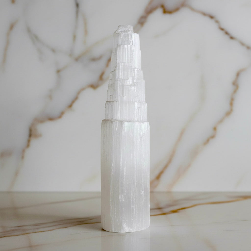 Selenit Turm – Ruhe & energetische Reinigung CrystalScents