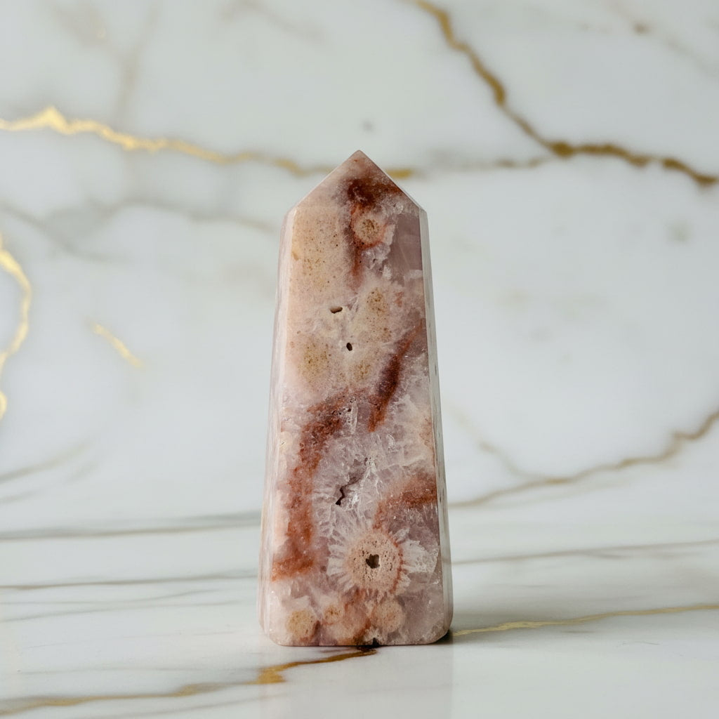 Rosa Amethyst Obelisk – Funkelnde Schönheit & Harmonie CrystalScents