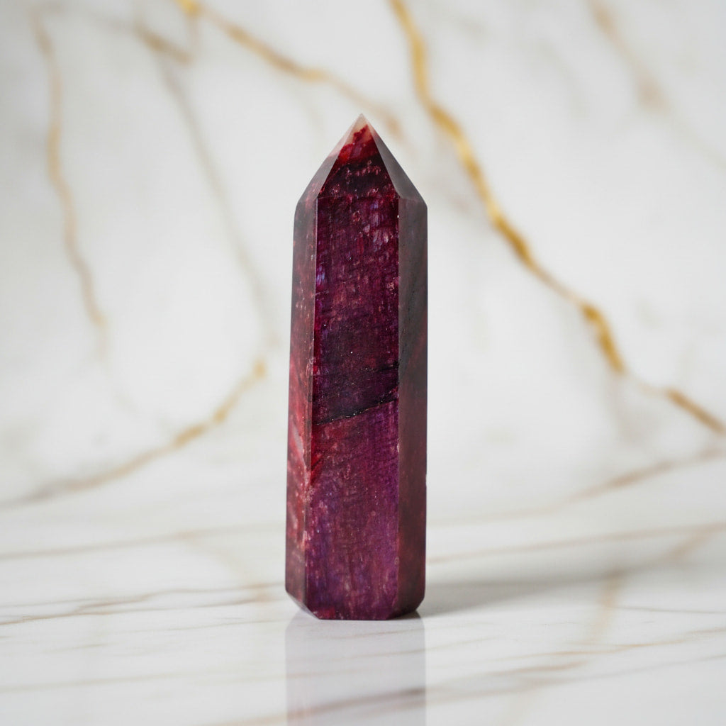 Roter Mondstein Obelisk - Schimmernd & Stark CrystalScents
