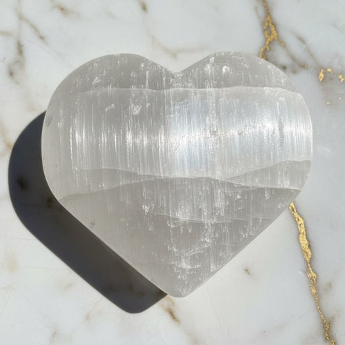 Selenit Herz – Reines Licht in Stein CrystalScents