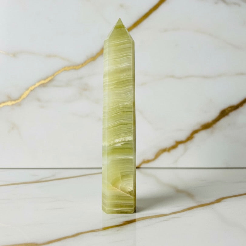 Seidenkristall Obelisk – Balance & sanfte Energie CrystalScents