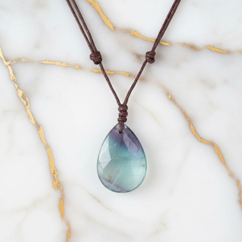 Fluorit Halskette - Tropfenförmiger Anhänger CrystalScents