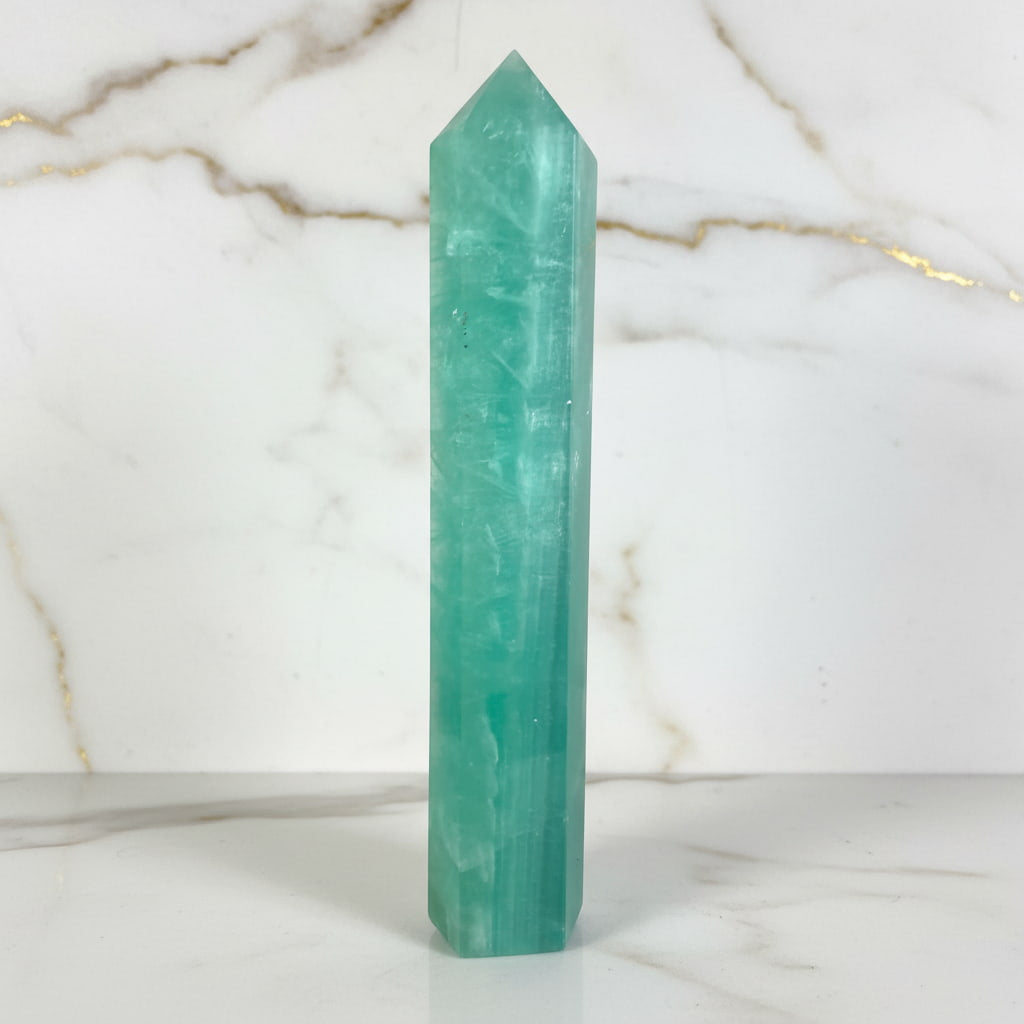 Fluorit Obelisk – Balance & Ruhe CrystalScents