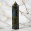 Labradorit Obelisk – Inspiration & Ruhe CrystalScents