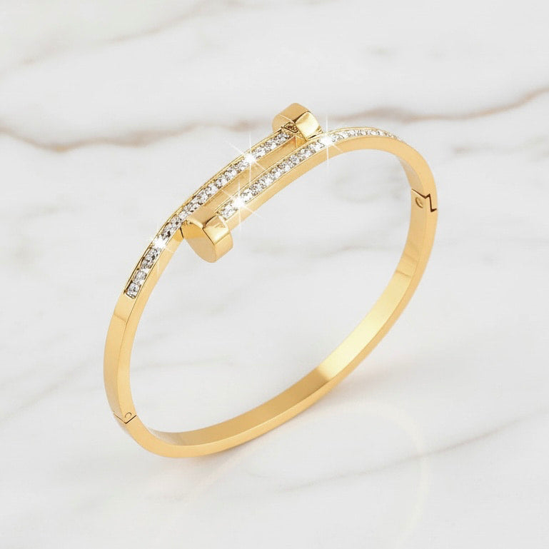 Armreif Gold – Schmuckstück mit Funkeln CrystalScents
