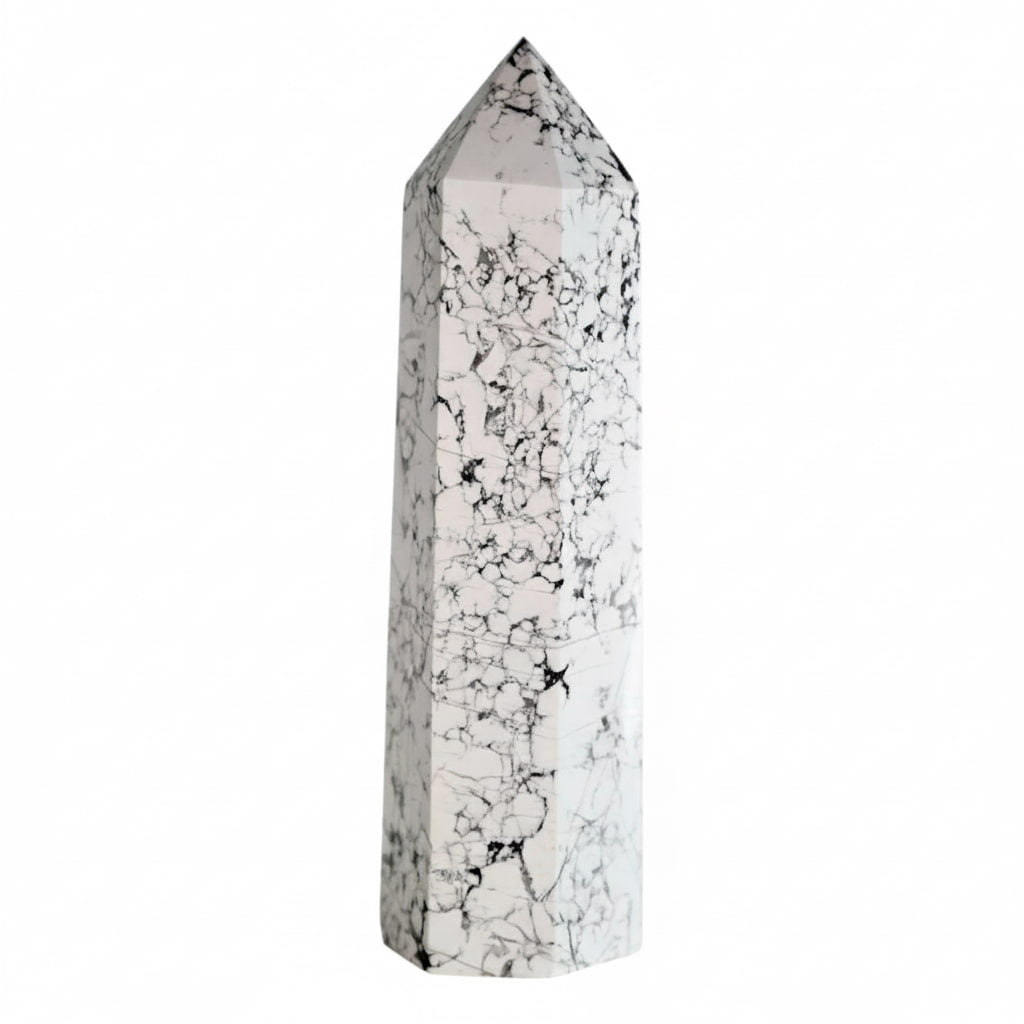 Howlit Obelisk – Kraftvolles Kristallobjekt für Ruhe & Balance CrystalScents
