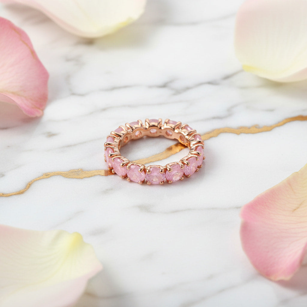 Ring Rosa – Elegantes Schmuckstück mit funkelndem Highlight CrystalScents