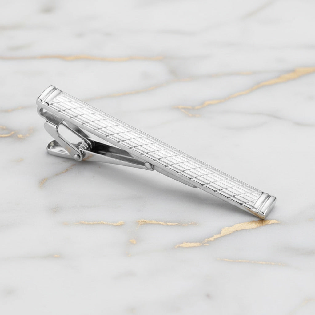 Krawattenklammer - Gestreift in klassischem Silber CrystalScents