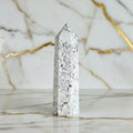 Howlit Obelisk – Kraftvolles Kristallobjekt für Ruhe & Balance CrystalScents