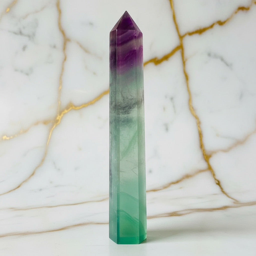 Fluorit Obelisk – Highlight in kräftigen Farbtönen CrystalScents