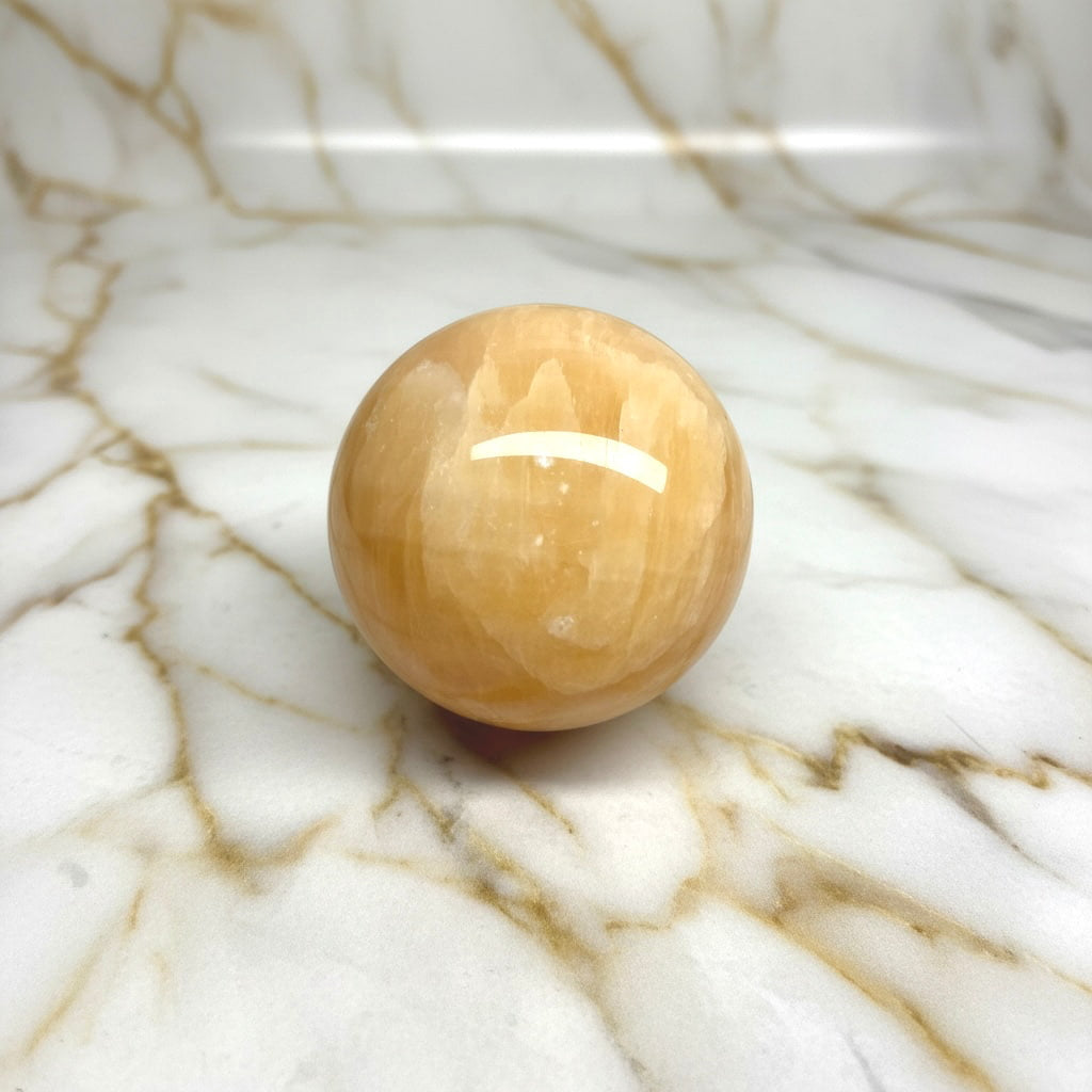 Calcit Kugel - Freude & Licht CrystalScents