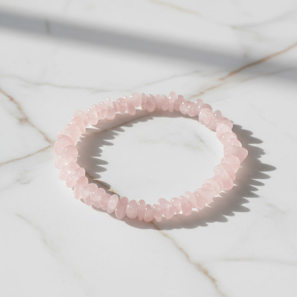 Rosenquarz Splitterarmband – Herzensfreude & Harmonie CrystalScents