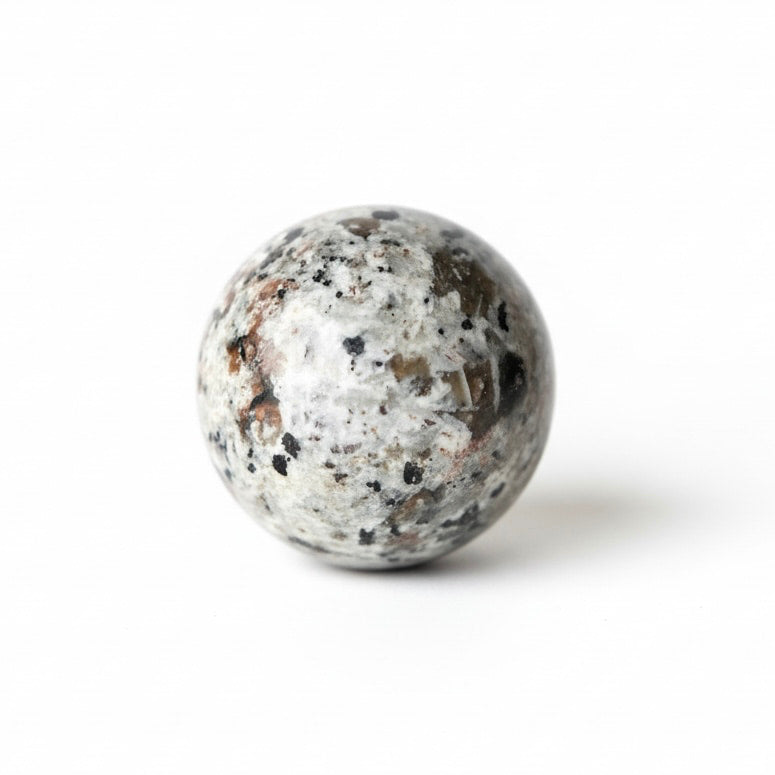 Mini Flammenstein Yooperlite Kugel – Energie & Vitalität CrystalScents