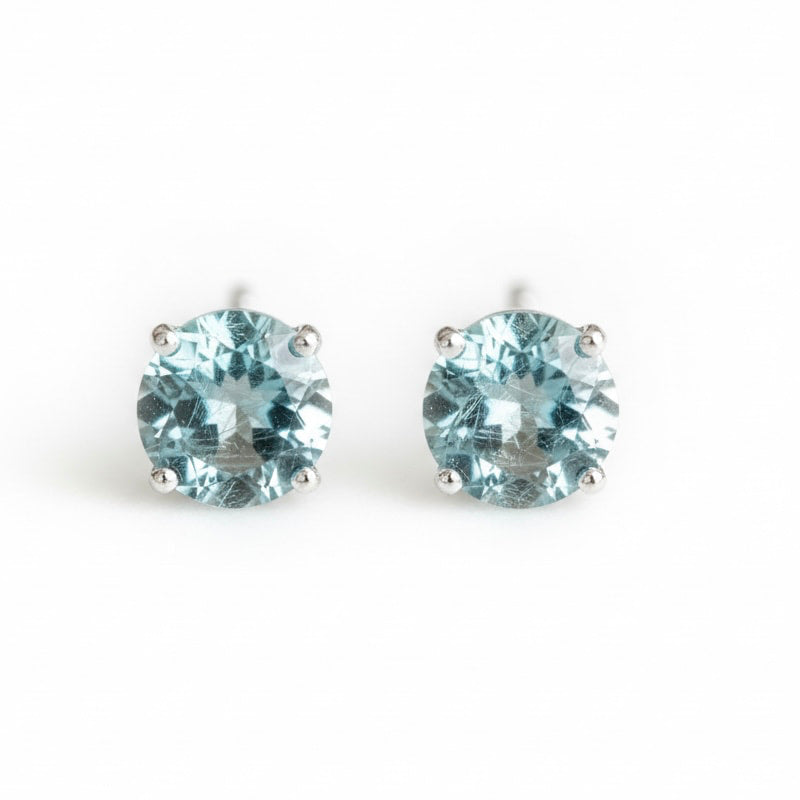 Topas Ohrringe – Feiner Glanz in kühlem Blau CrystalScents
