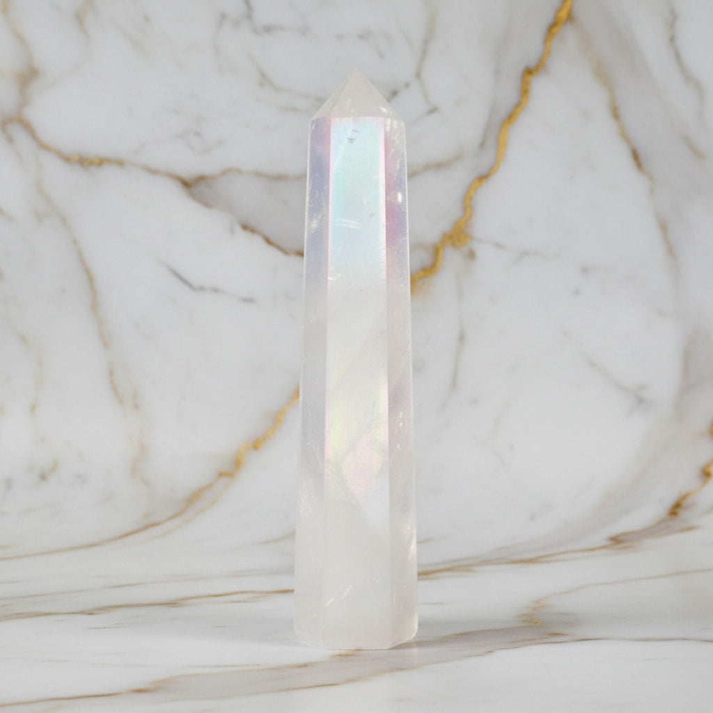 Bergkristall Obelisk – Aura beschichtet CrystalScents