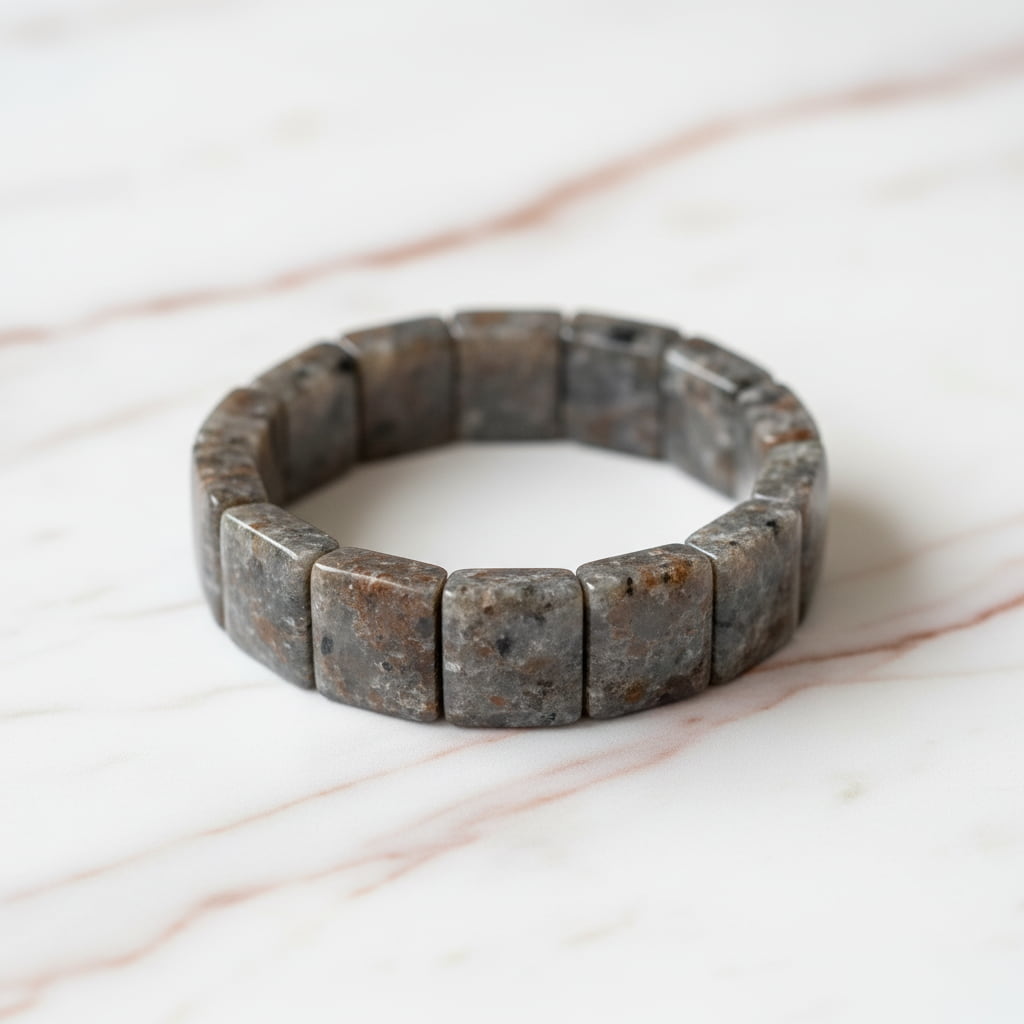 Flammenstein Yooperlite Armband - Fokus & Wirkung CrystalScents