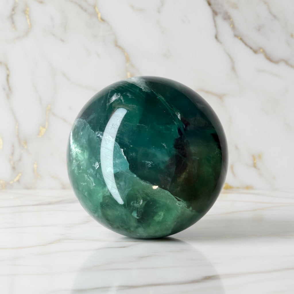 Fluorit Kugel – Magisches Naturwunder CrystalScents