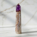Amethyst Achat Obelisk - elegantes Highlight für Wohnräume CrystalScents