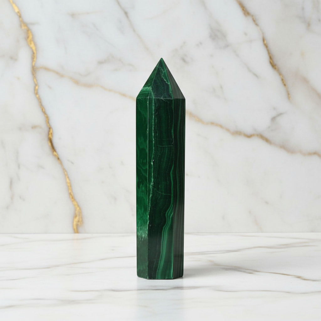 Malachit Obelisk – Unikat mit faszinierender Maserung CrystalScents