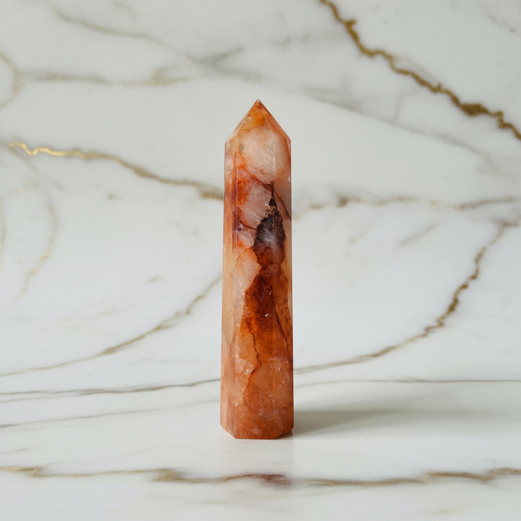 Feuerquarz Obelisk – Mut & innere Stärke CrystalScents
