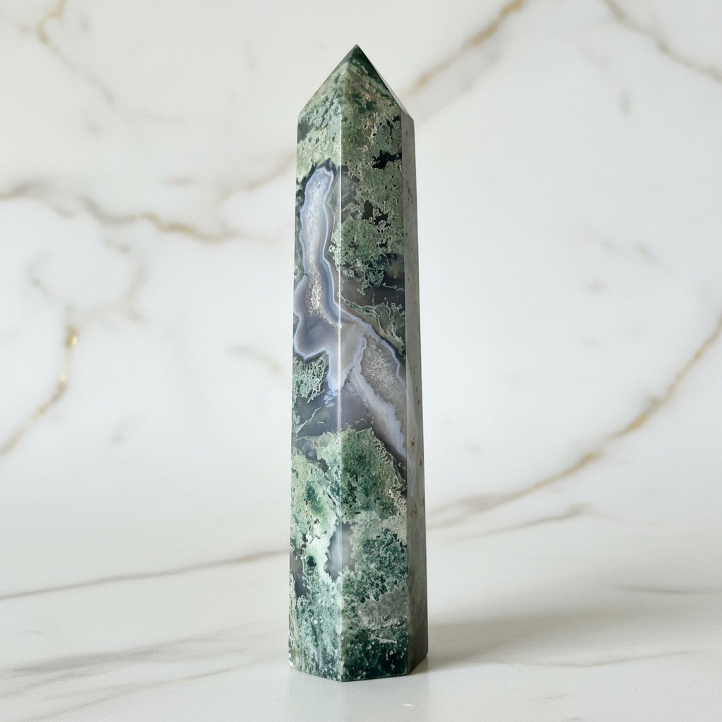 Moosachat Obelisk – Grünes Kristallhighlight CrystalScents